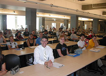 2005: Students during the first CogSci lecture in the newly constructed KL building (Yoshimi). Sometimes library patrons, not in the class, would stop and listen.